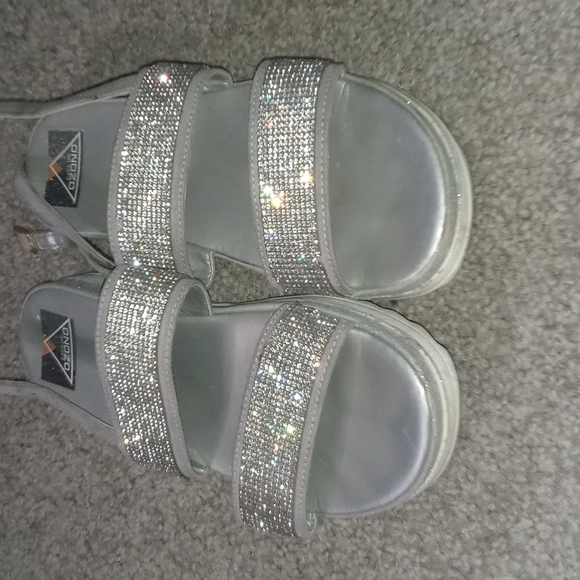 Sandals - Picture 2 of 4